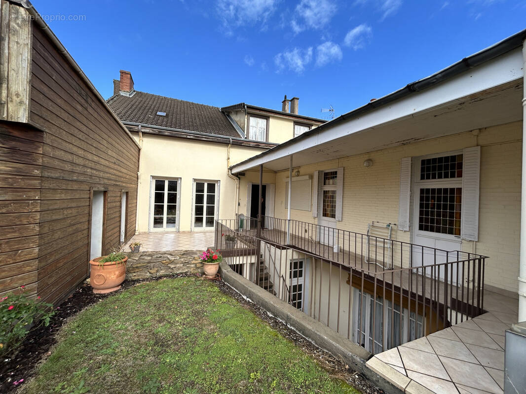 Maison à COMMENTRY