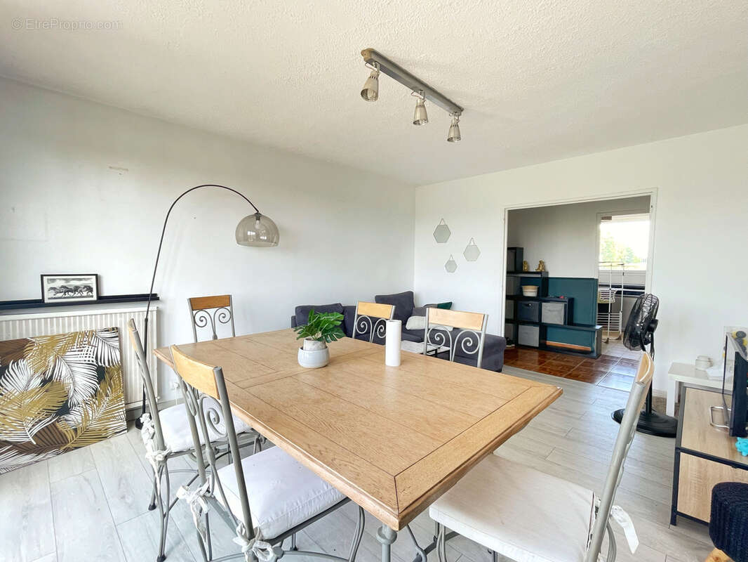 Appartement à PIERRE-BENITE