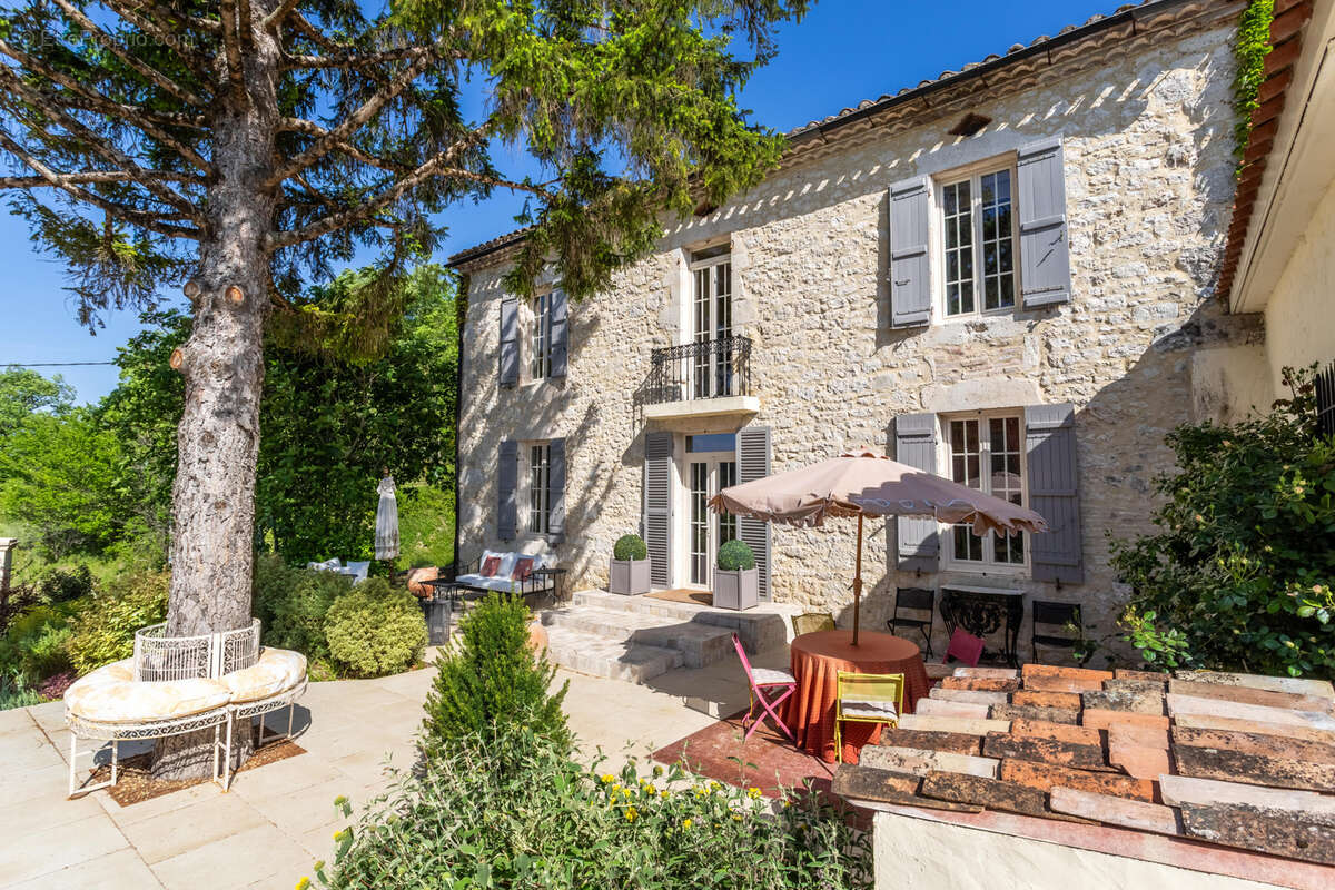 Maison à MONTAIGU-DE-QUERCY