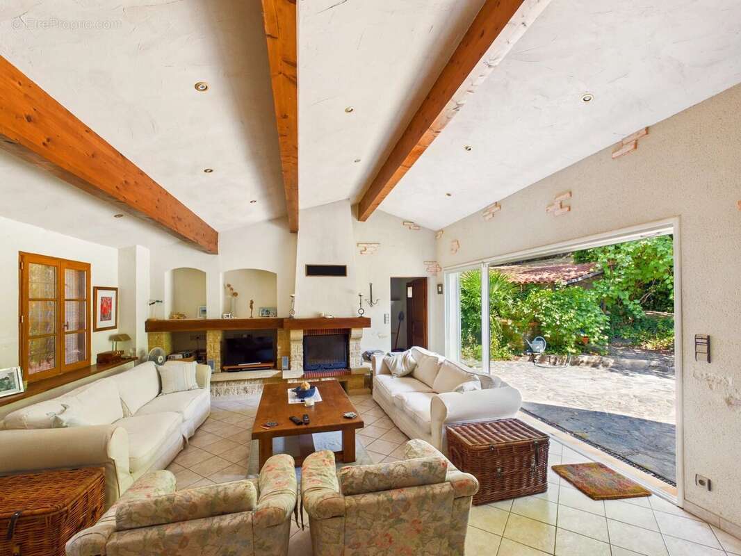 Grande maison de caractère à Monestiés – 270 m², piscine, jardin et potentiel gîte/location entre Cordes et Albi - photo 3