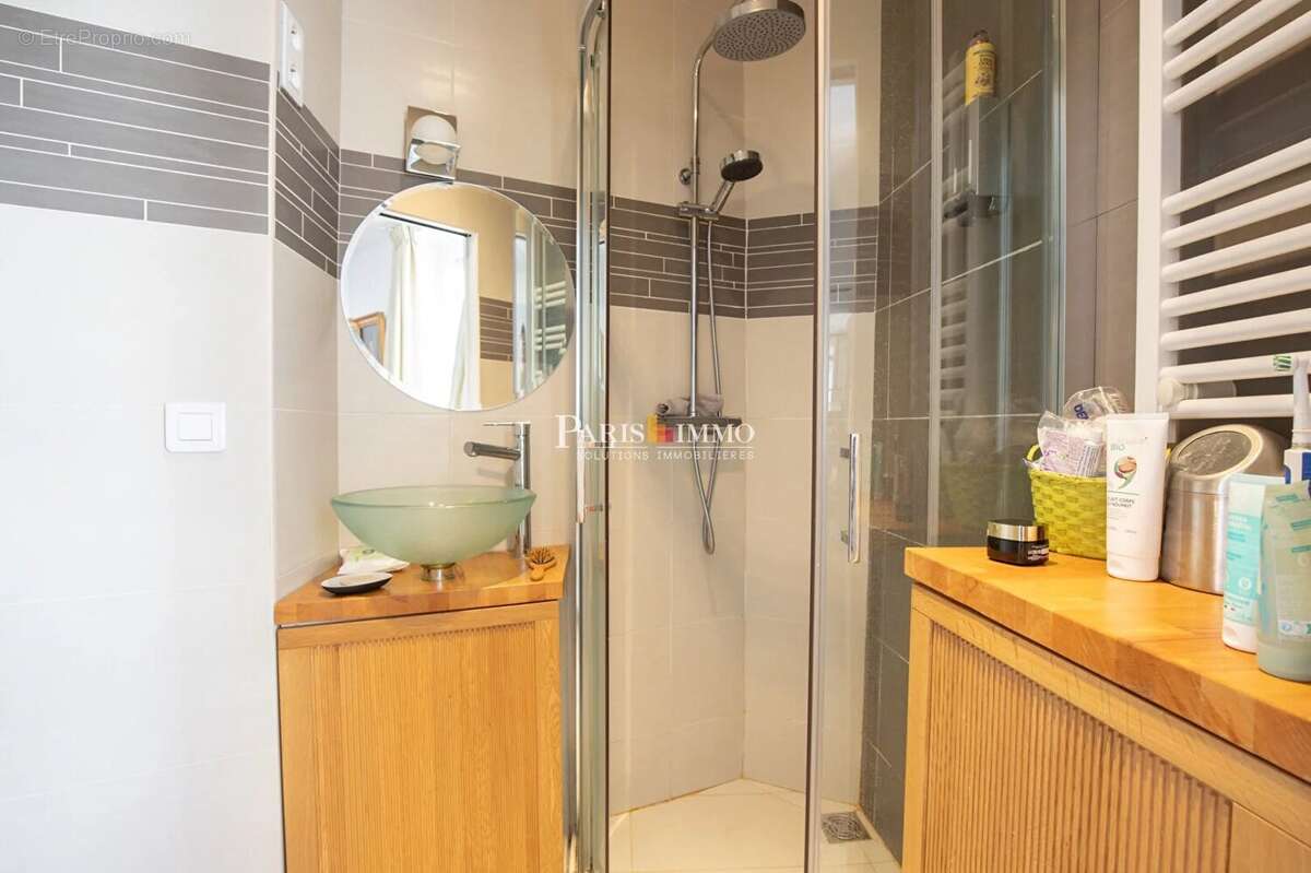 Appartement à PARIS-18E