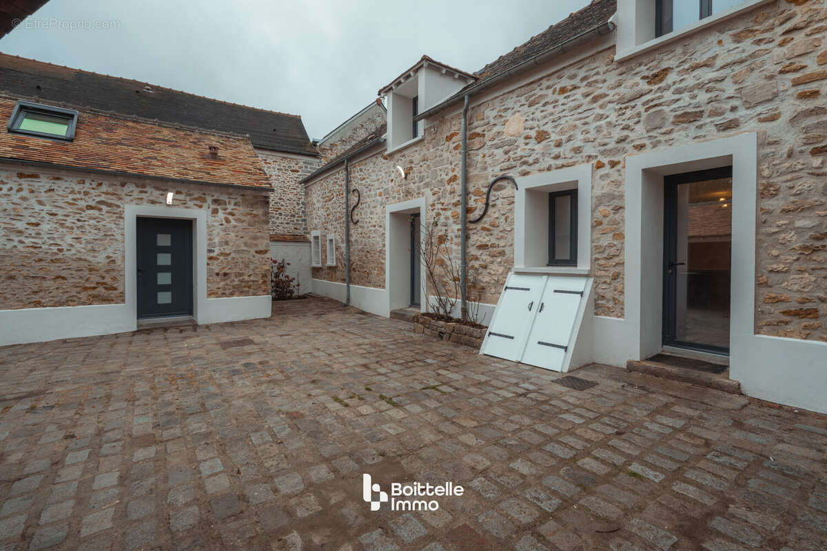 Maison 149 m² à Chailly-En-Biere  - photo 3