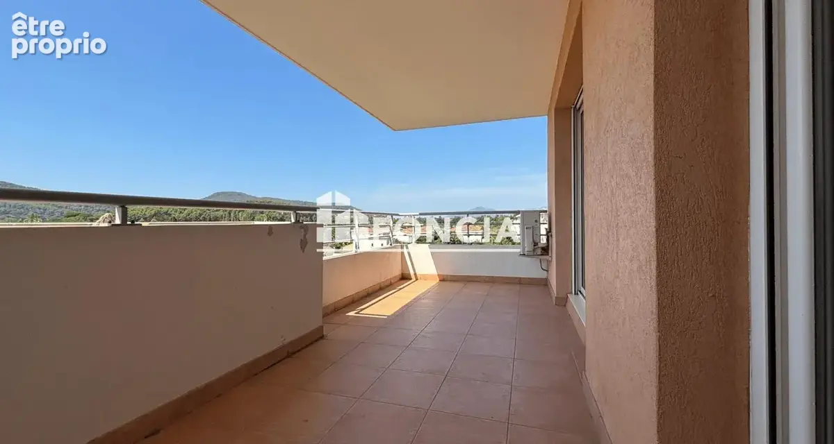 Hyeres ouest - appartement t4 avec terrasse sud dégagée et garage - photo 2