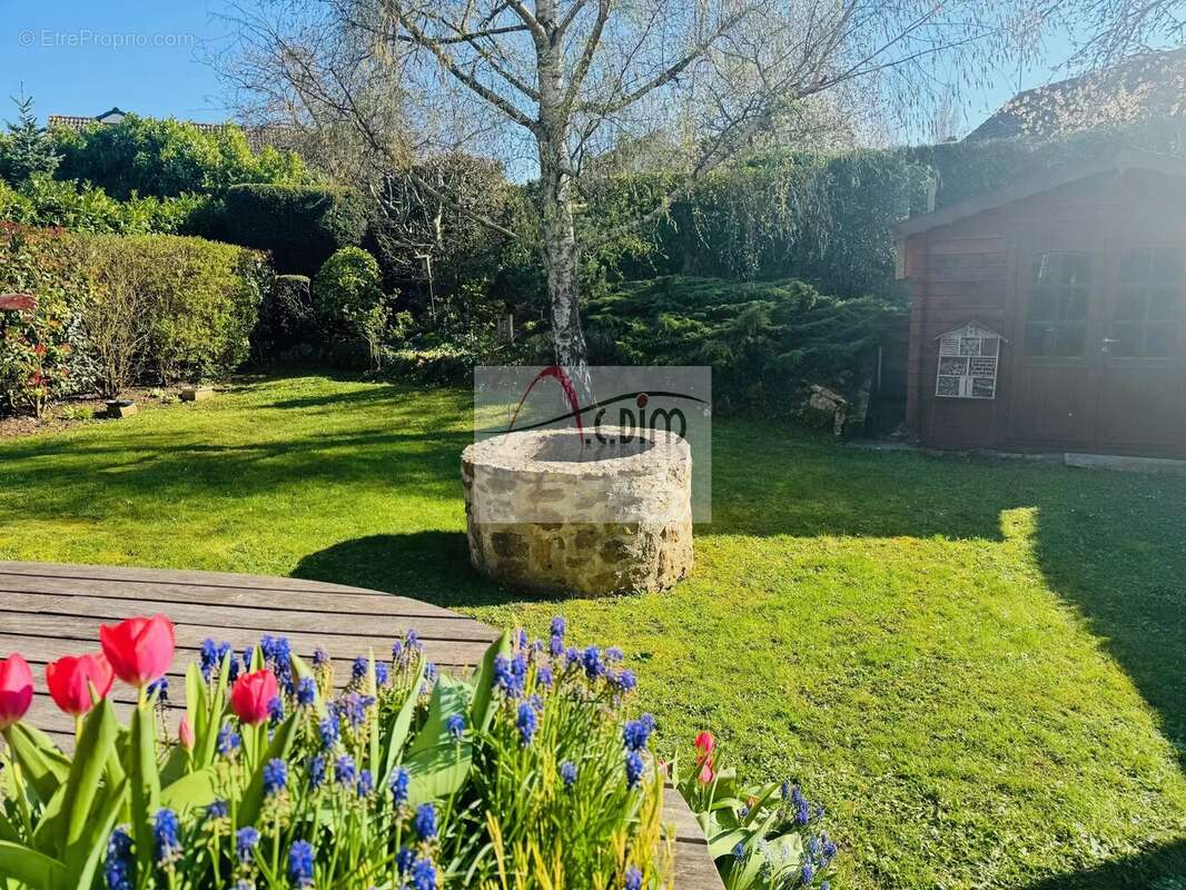 Maison à VAUX-LE-PENIL