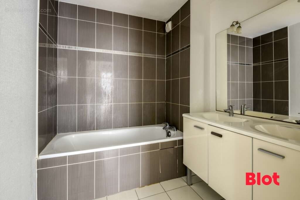 Maison 93 m² à Saint-Herblain  - photo 7