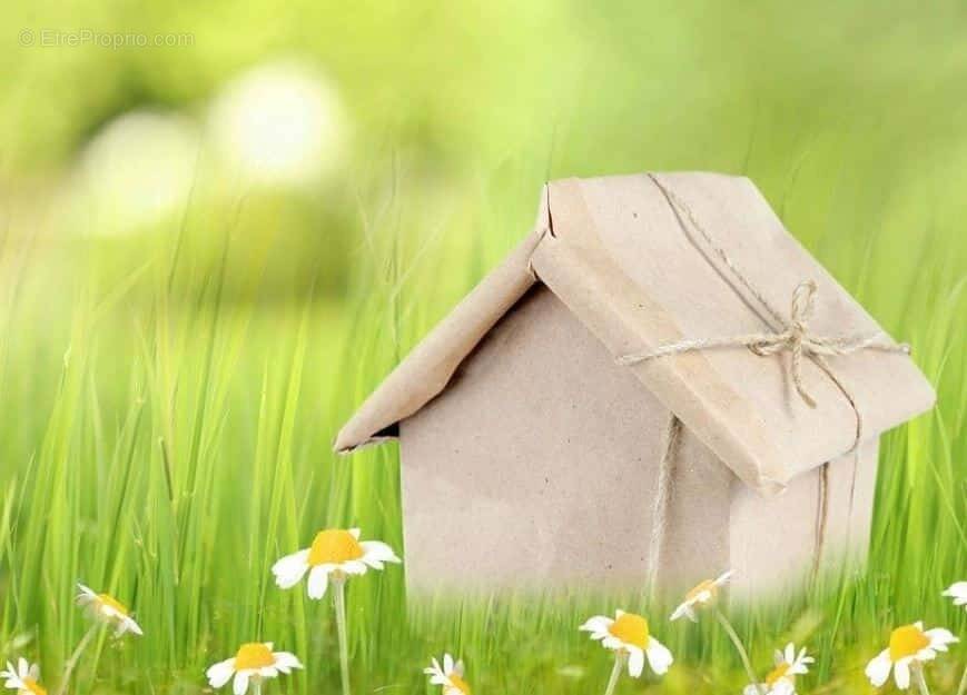 Terrain à NIEUL-LE-DOLENT