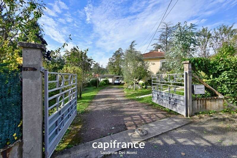 Maison à TASSIN-LA-DEMI-LUNE