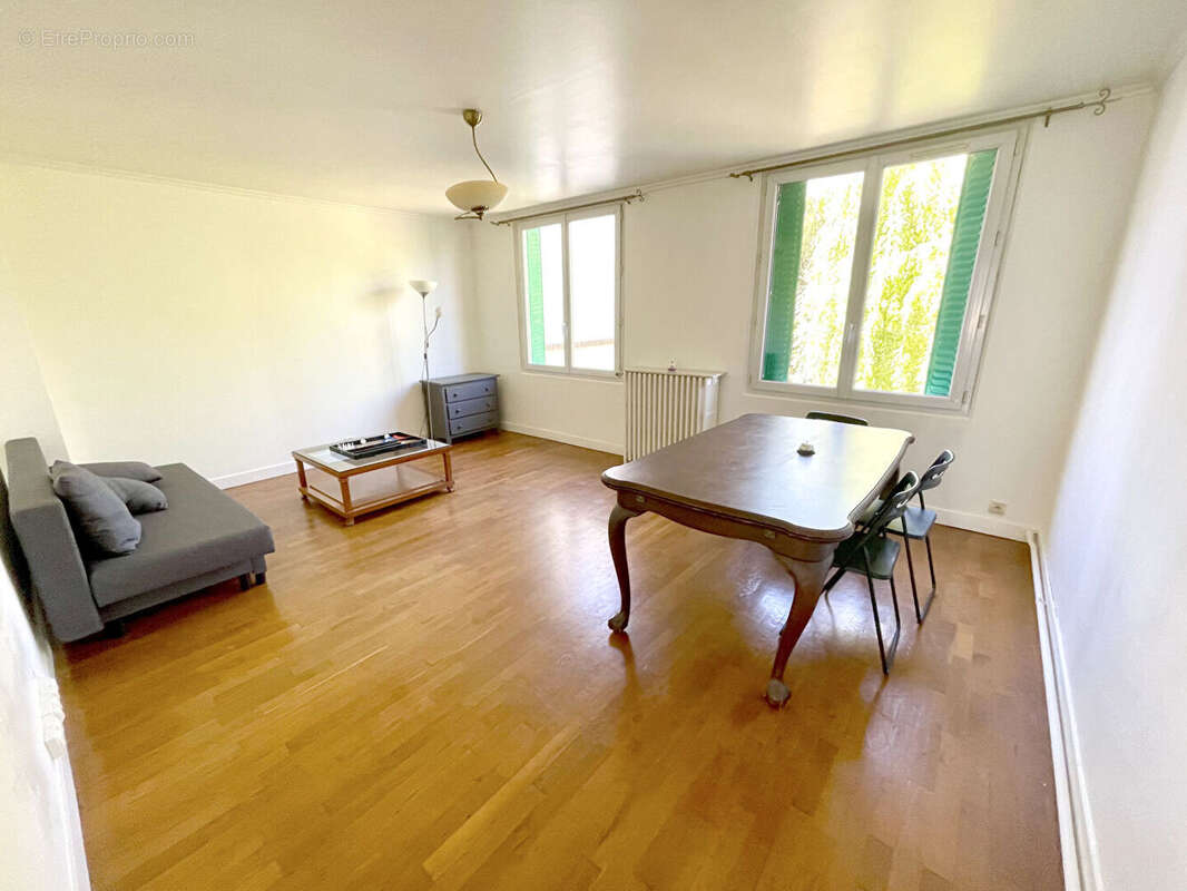 Appartement à SARTROUVILLE