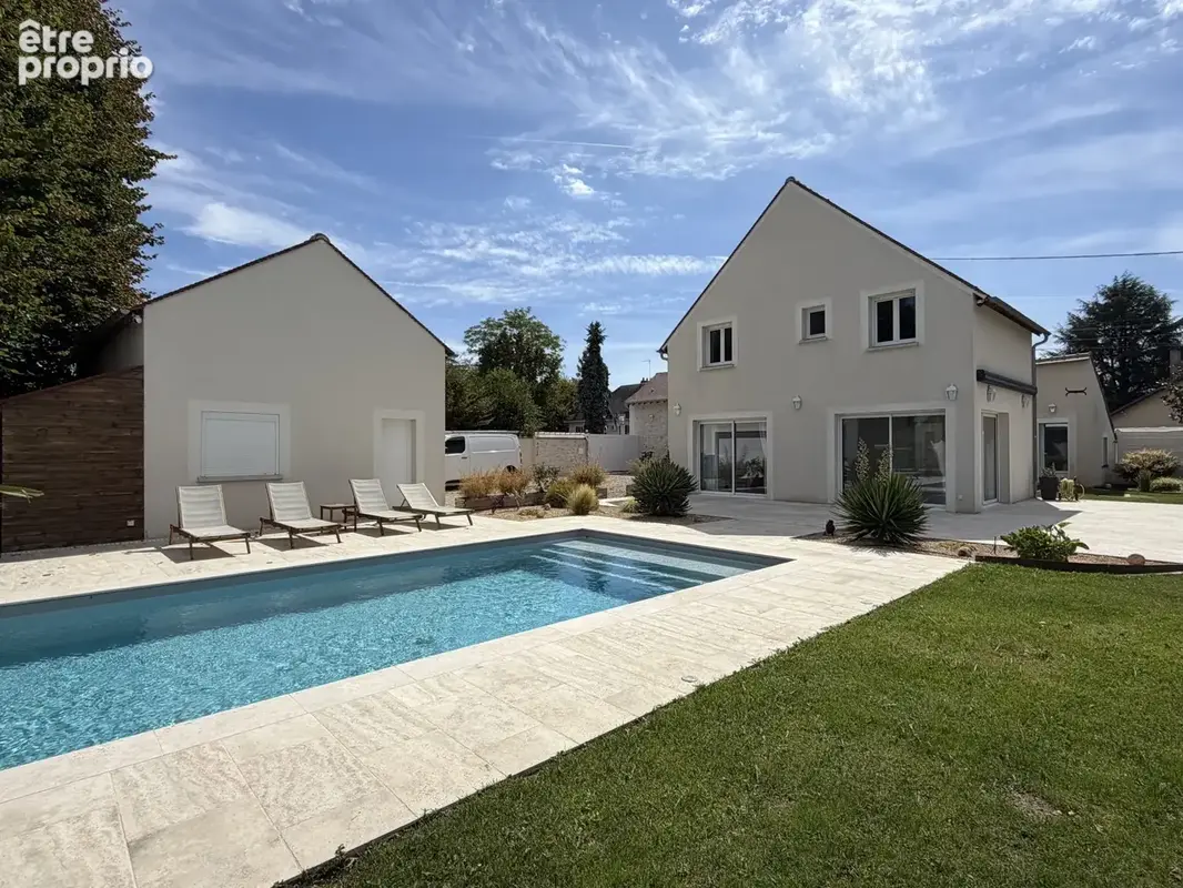 Maison à SAINT-PRYVE-SAINT-MESMIN