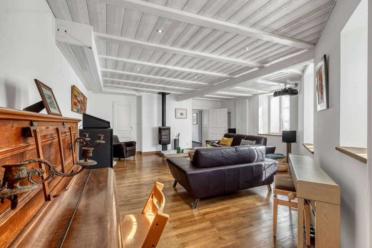 Maison à DIVONNE-LES-BAINS