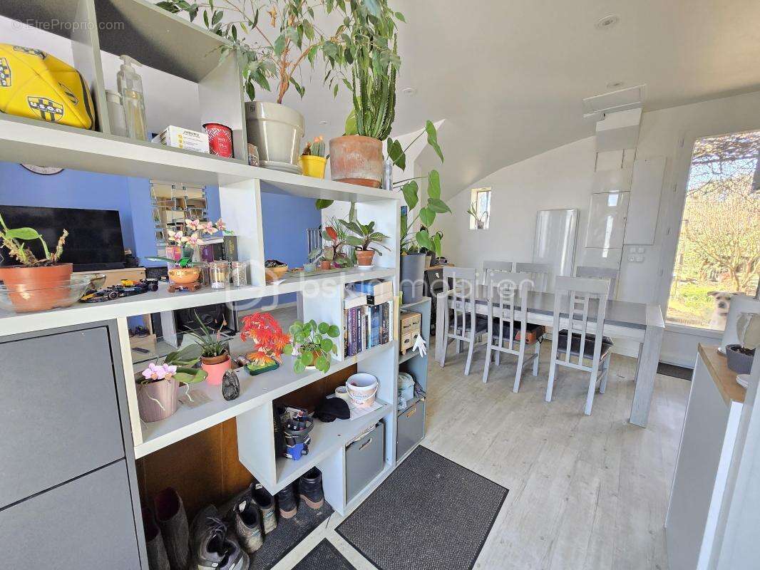 Maison à VARENNES-VAUZELLES