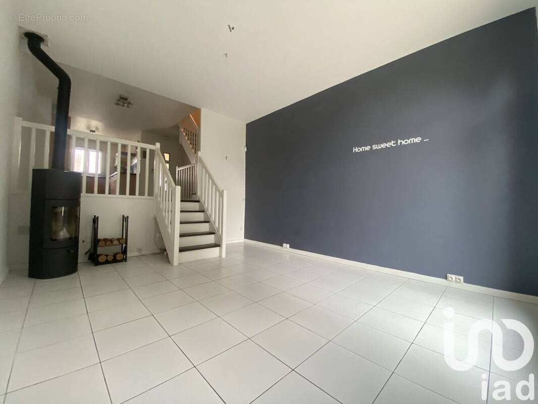 Photo 1 - Maison à LINAS