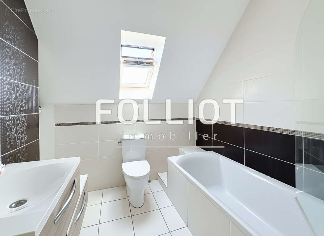 A VENDRE - Maison 4 pièces à Lécousse - 124 m² - photo 8
