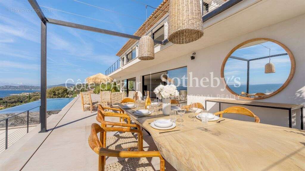 Maison à LES ISSAMBRES