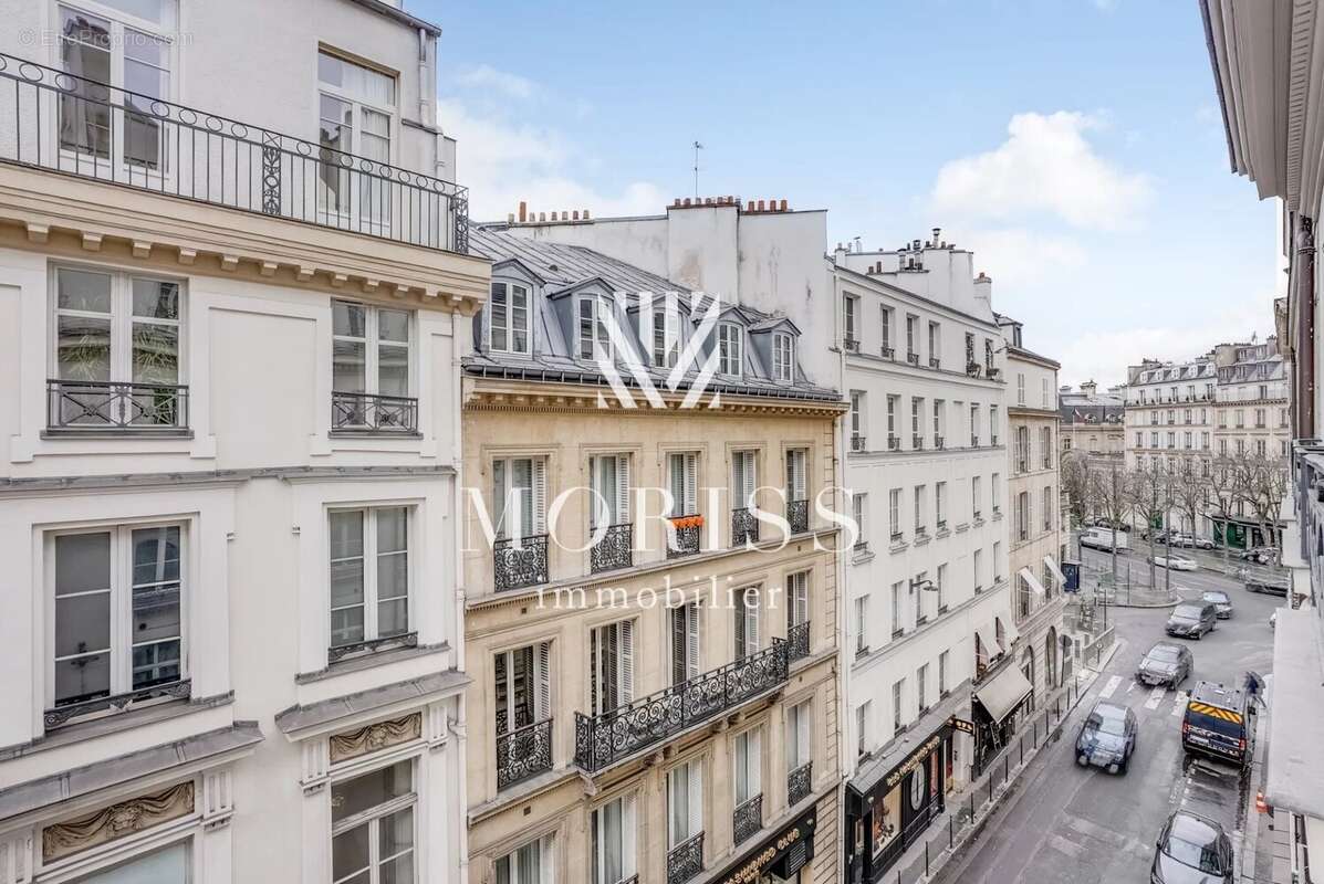 Appartement à PARIS-8E