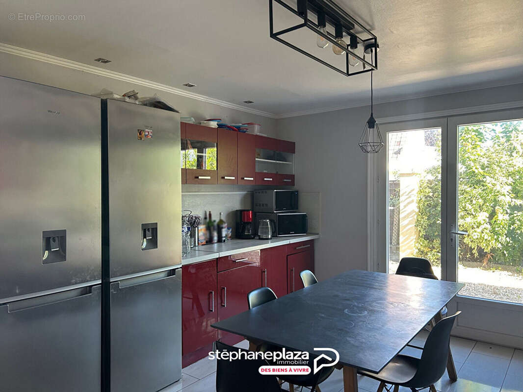 Maison à SAINT-ETIENNE-DU-ROUVRAY