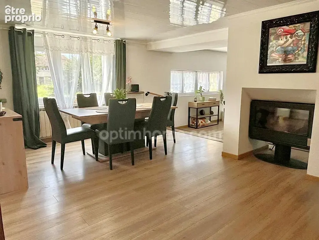 Maison familiale : 5 chambres, près de 80 m² de pièce de vie, une terrasse de 60 m² et un jardin de plus de 975 m² à Moulins-Sai - photo 6