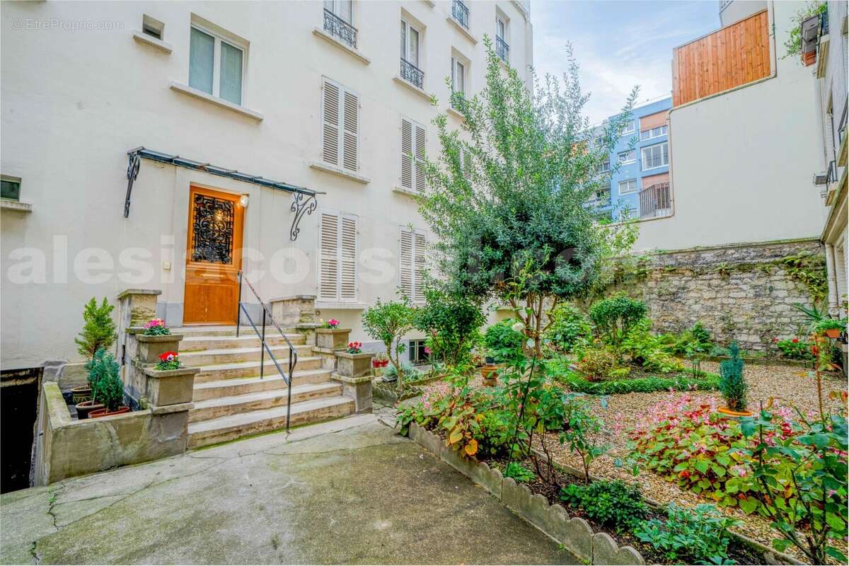 more6-cuch-cour - Appartement à PARIS-14E