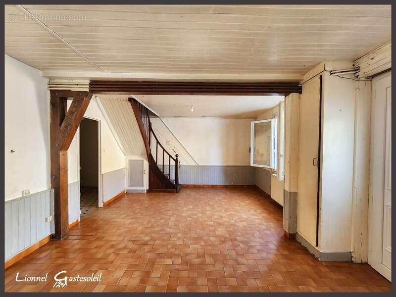 Maison à vendre 4 chambres avec jardin, parking sur la commune de Pineuilh proche de Sainte Foy la Grande (33) - photo 4