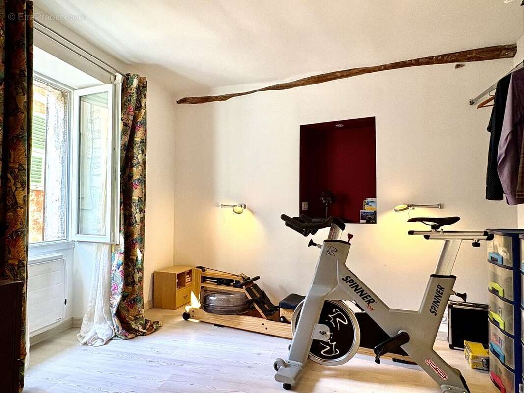 Appartement à PEILLE