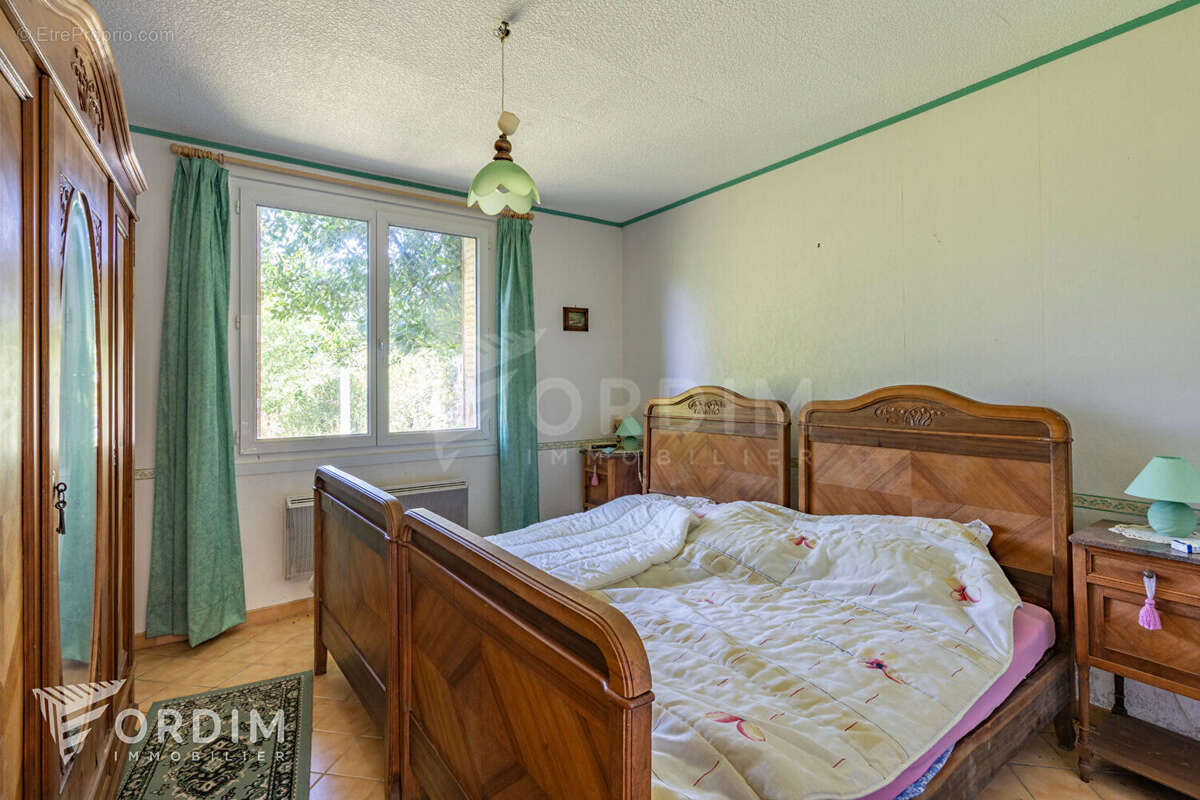 Rare à Saint-Sauveur-en-Puisaye : propriété de charme avec maison d'amis, dépendances et jardin clos. - photo 15