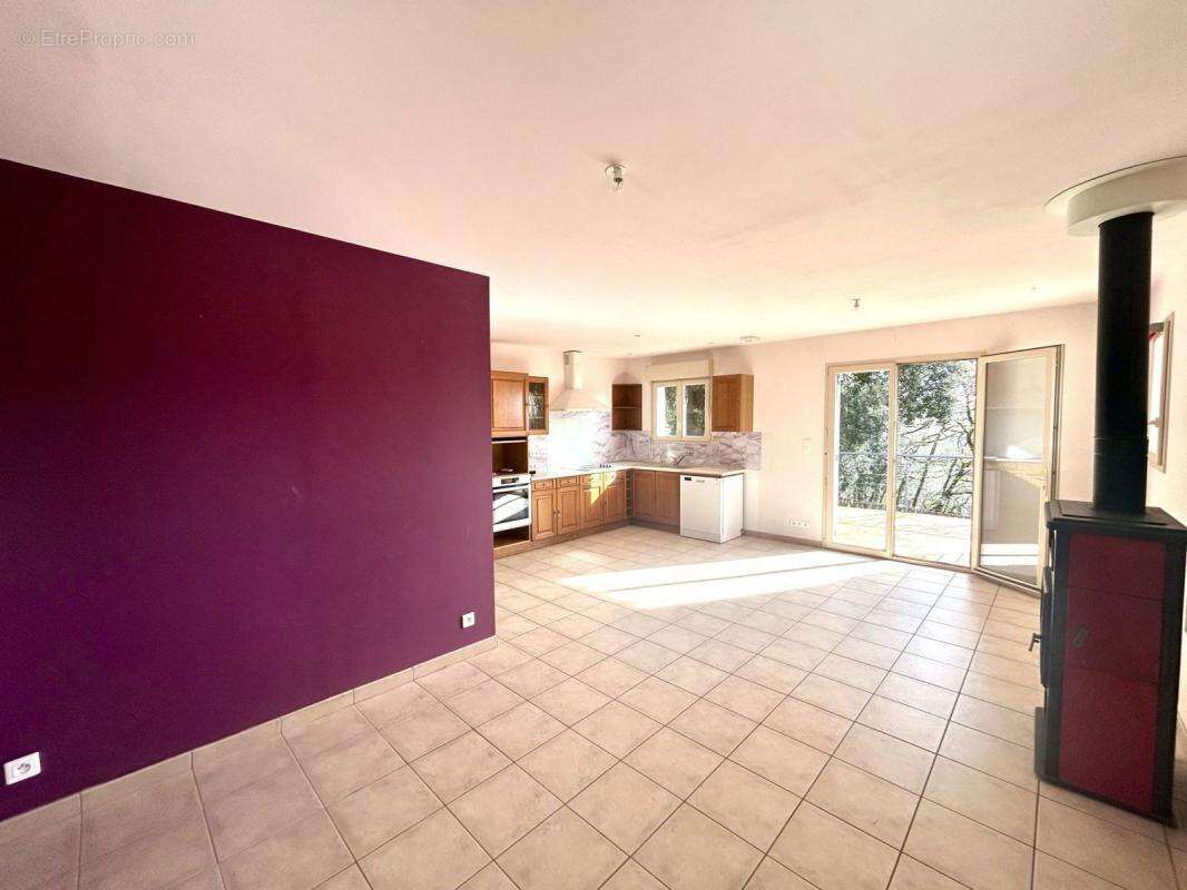 Maison à LACHAPELLE-AUZAC