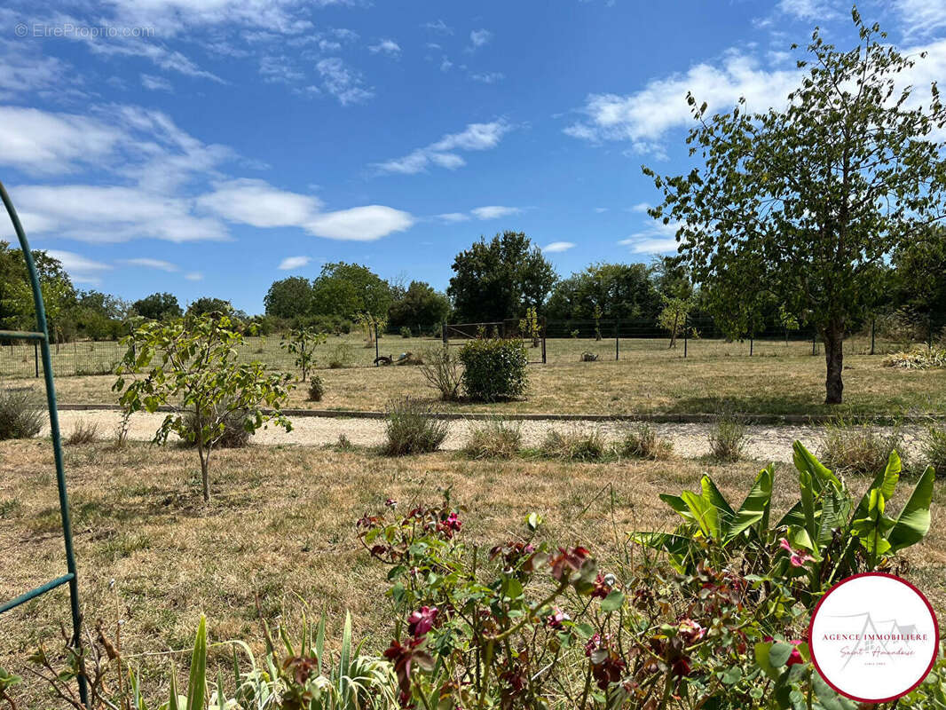 Maison à SAINT-PIERRE-LES-ETIEUX