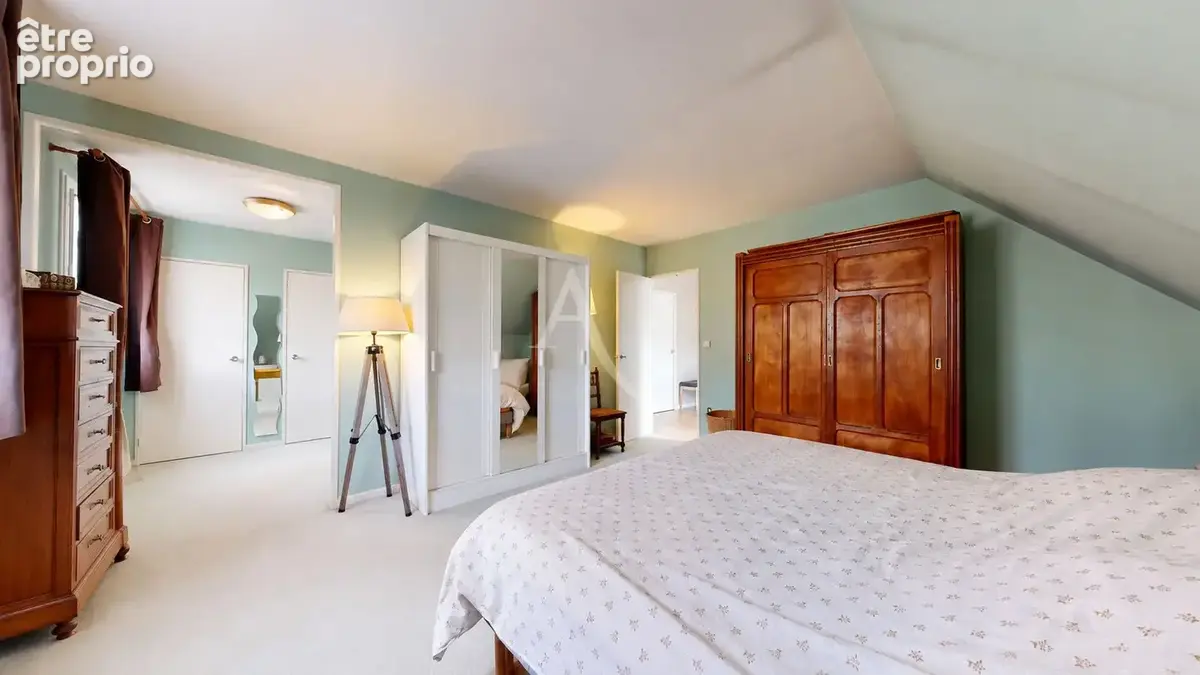 A vendre à Vauréal belle et grande maison familiale de 7 pièces sur terrain de 471 m2 - photo 12