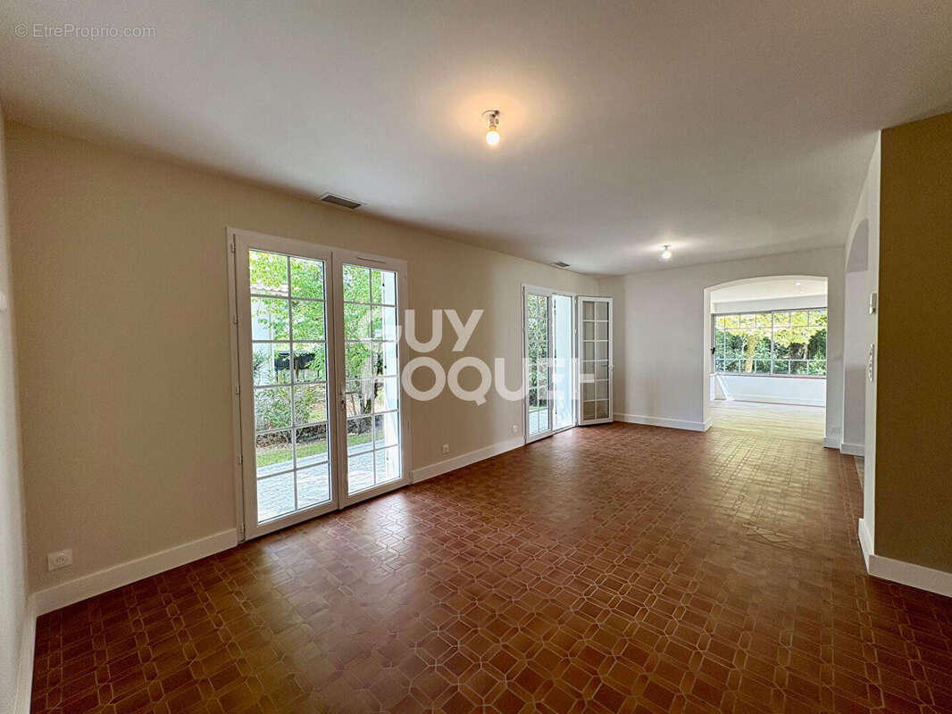 Maison à VILLENAVE-D&#039;ORNON