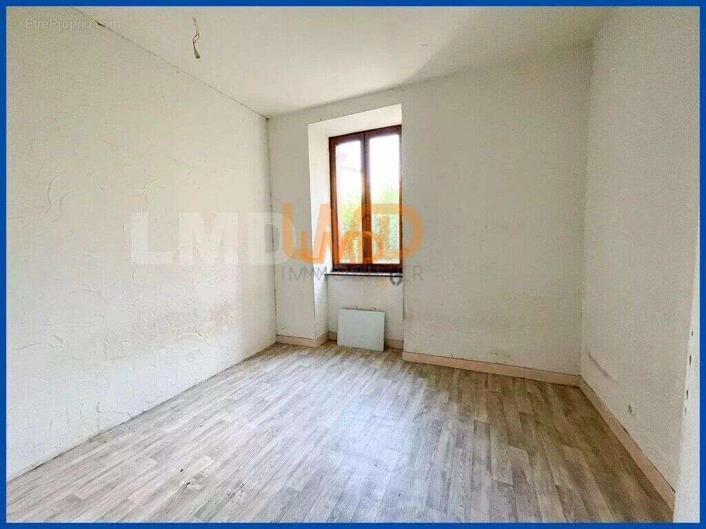 Aveyron: Immeuble ou maison de rapport deux appartements - photo 5