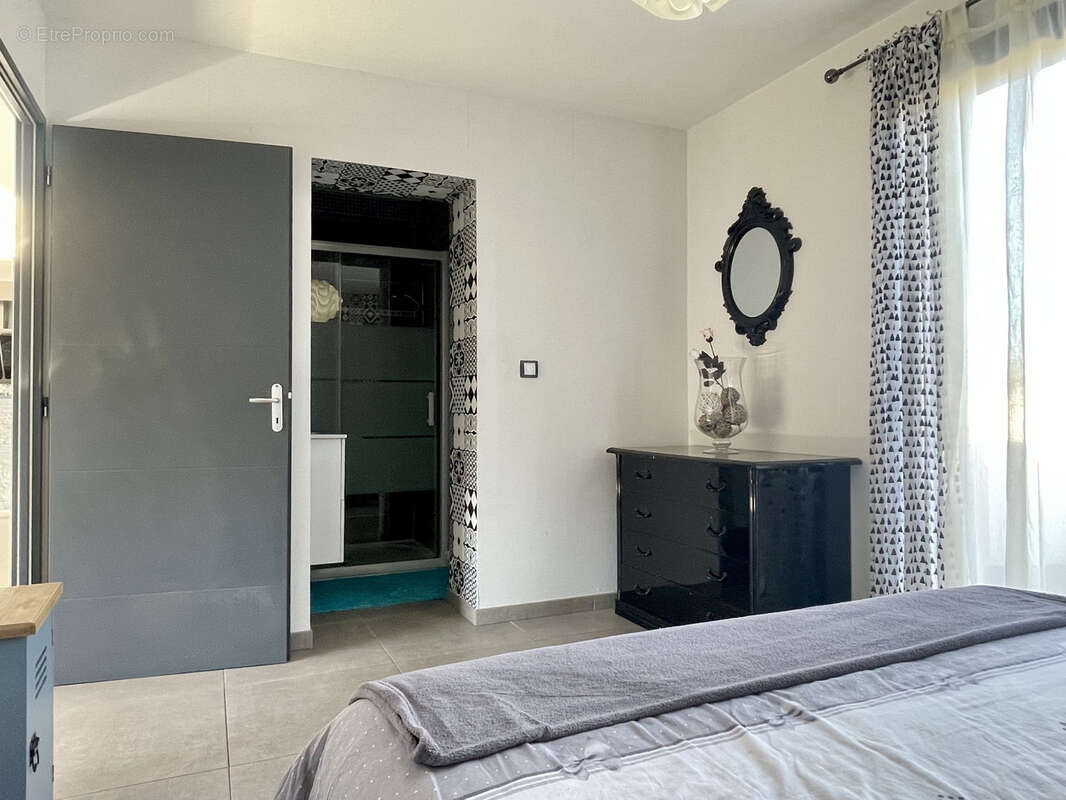 Maison à SAINTE-SOULLE