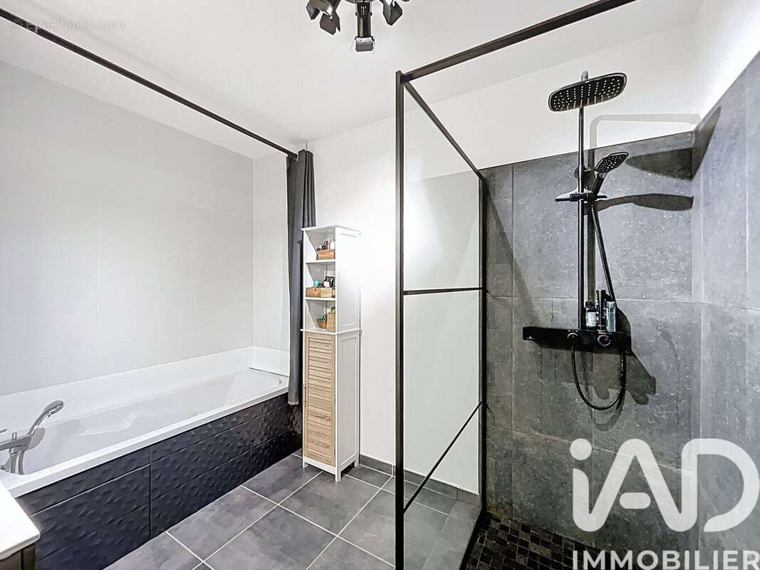Photo 9 - Appartement à CORBAS