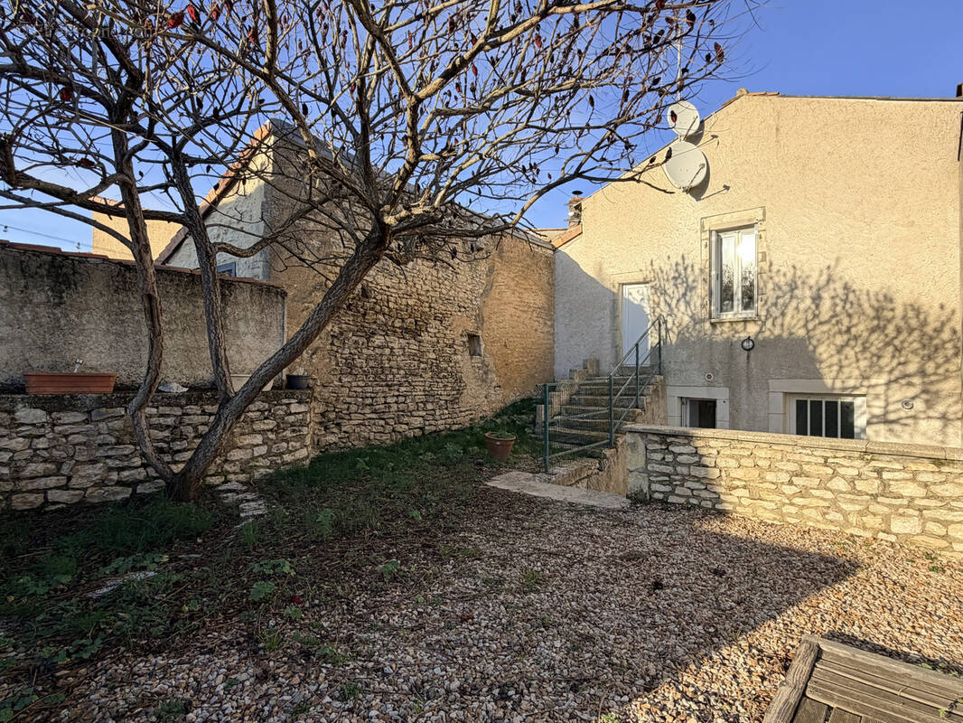 Maison à JAUNAY-CLAN