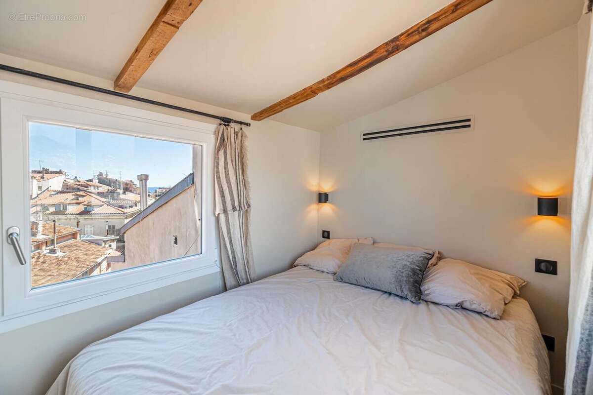 Nice - Vieux Nice - Superbe 3 pièces en duplex - Vue mer et colline du château - photo 10