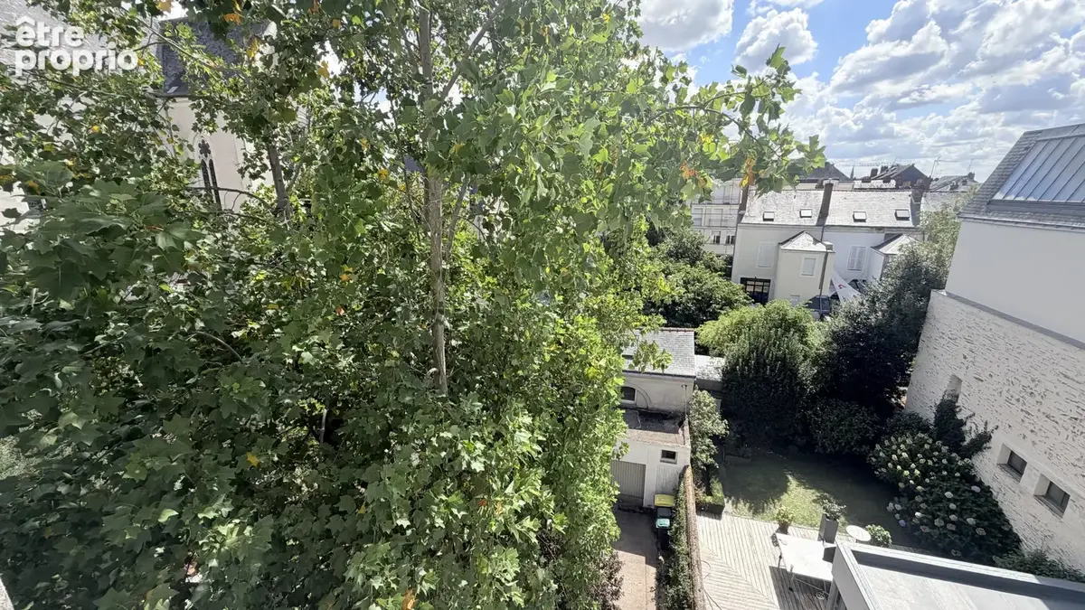 Angers place du lycee jardin du mail au dernier etage appartement a renover - photo 7