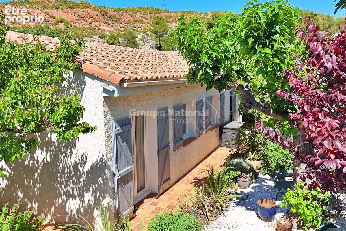 Maison de plain-pied avec jardin paysager et piscine - Secteur calme et recherché - photo 2