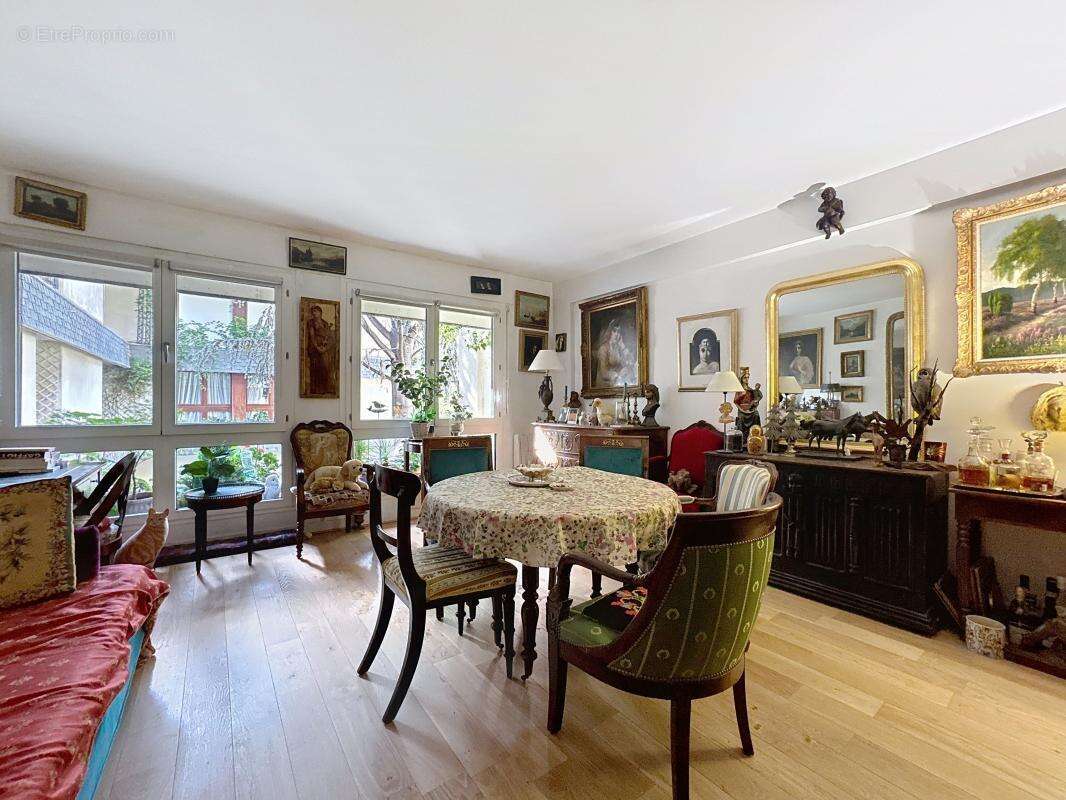 Appartement à PARIS-5E