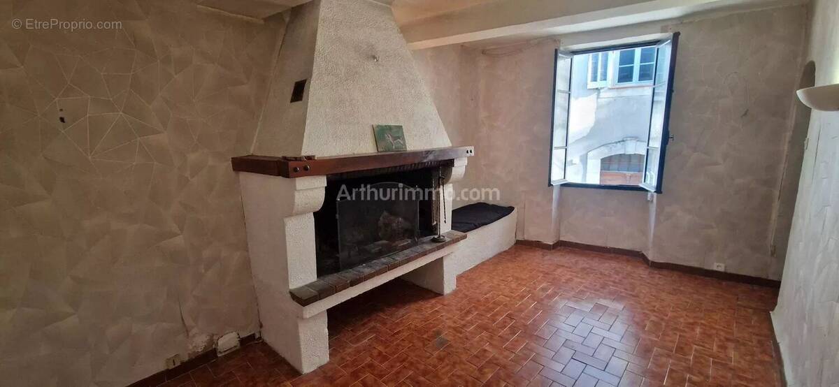 Maison à FIGANIERES