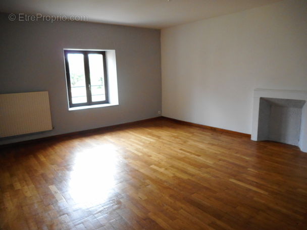 Appartement à ANTHENY