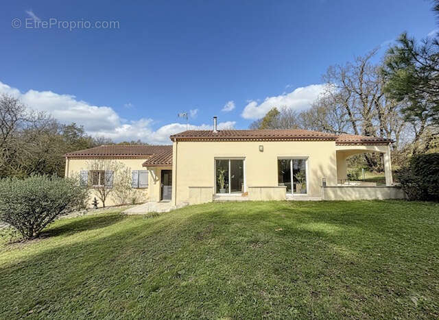 Maison à MONTAIGU-DE-QUERCY