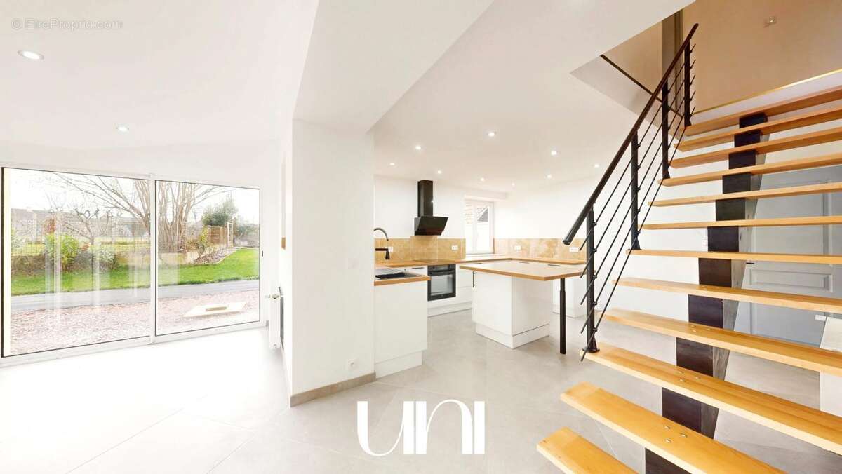 Maison à LE MOLAY-LITTRY