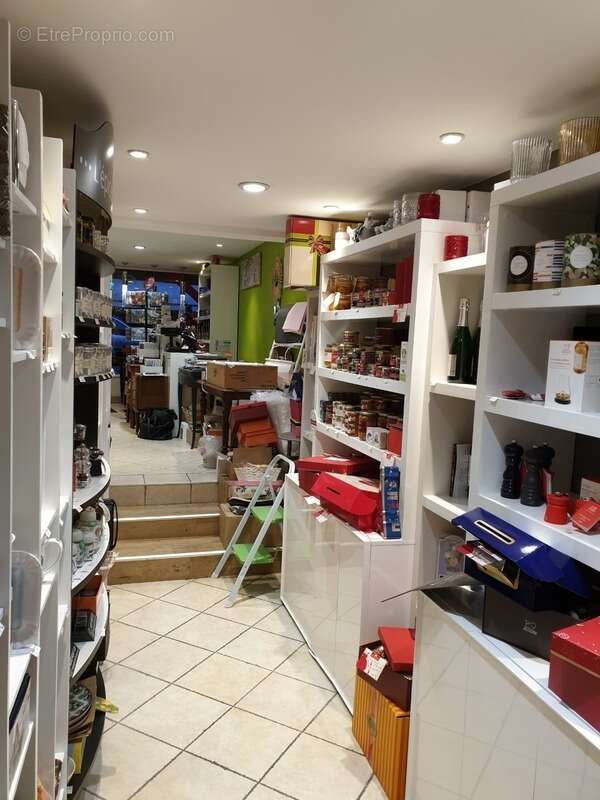 Commerce à LA ROCHE-SUR-FORON