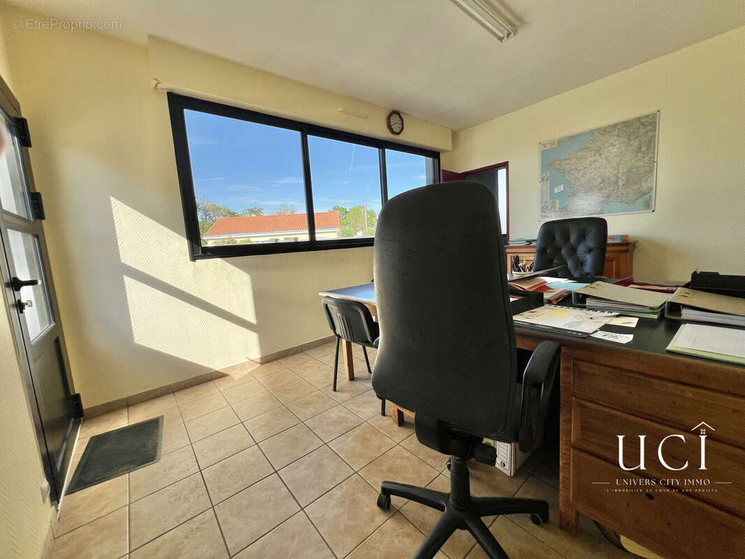 Commerce 370 m² à Geneston  - photo 5