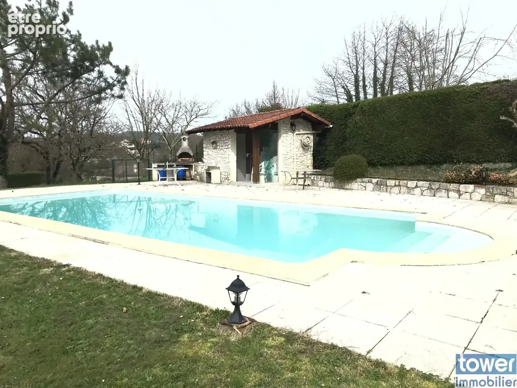 Propriété en pierres de 220m2  115m2 de hangar , piscine, terrain de 5000m2 clos et arboré. - photo 7