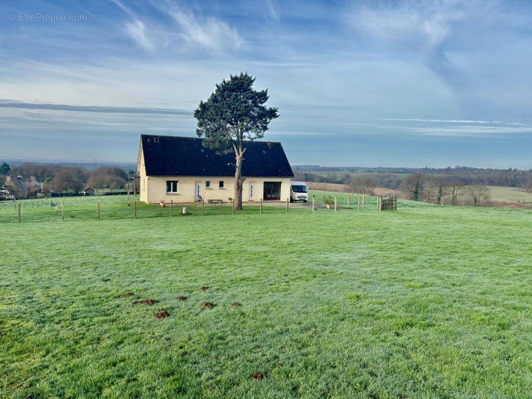 Maison à LE MESNIL-OZENNE