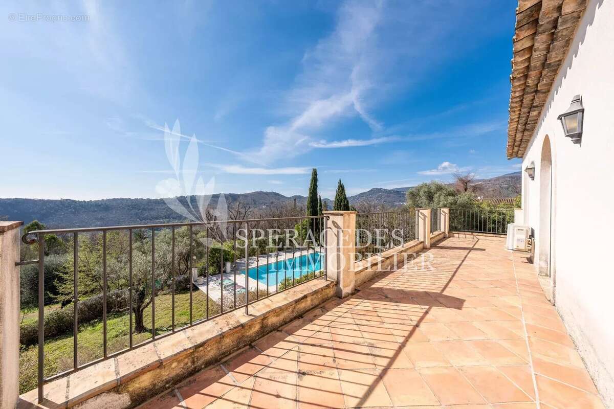 Maison à TOURRETTES-SUR-LOUP