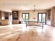 Photo 1 - Maison à LE MESNIL-LE-ROI