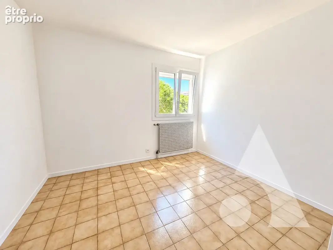 Appartement 3pieces, 66m² env., parking et cave - frejus - photo 8