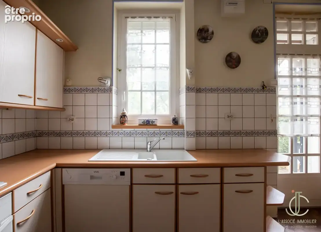 VITTEL VILLA / 5 chambres / 172m2 / Jardin et garage - photo 9