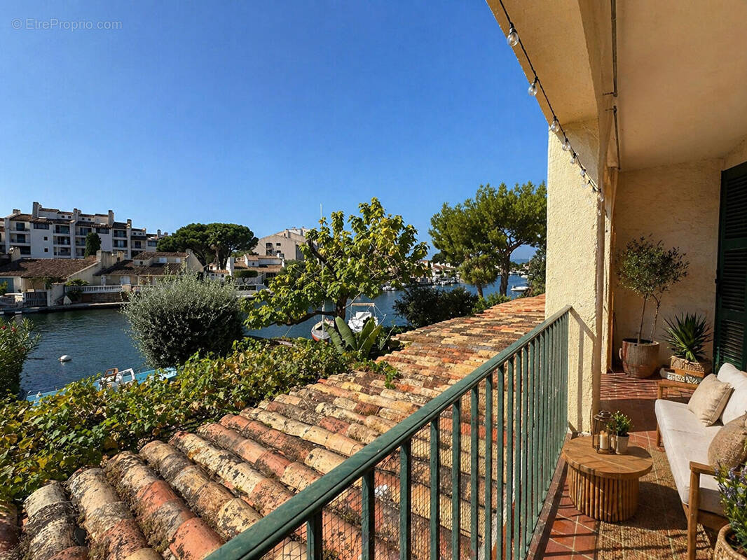 Appartement à GRIMAUD